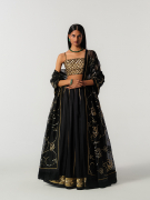 amisha-kothari-label-festibe-2026-avani-ghaghra-set-black-1