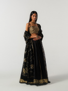 amisha-kothari-label-festibe-2026-avani-ghaghra-set-black-2